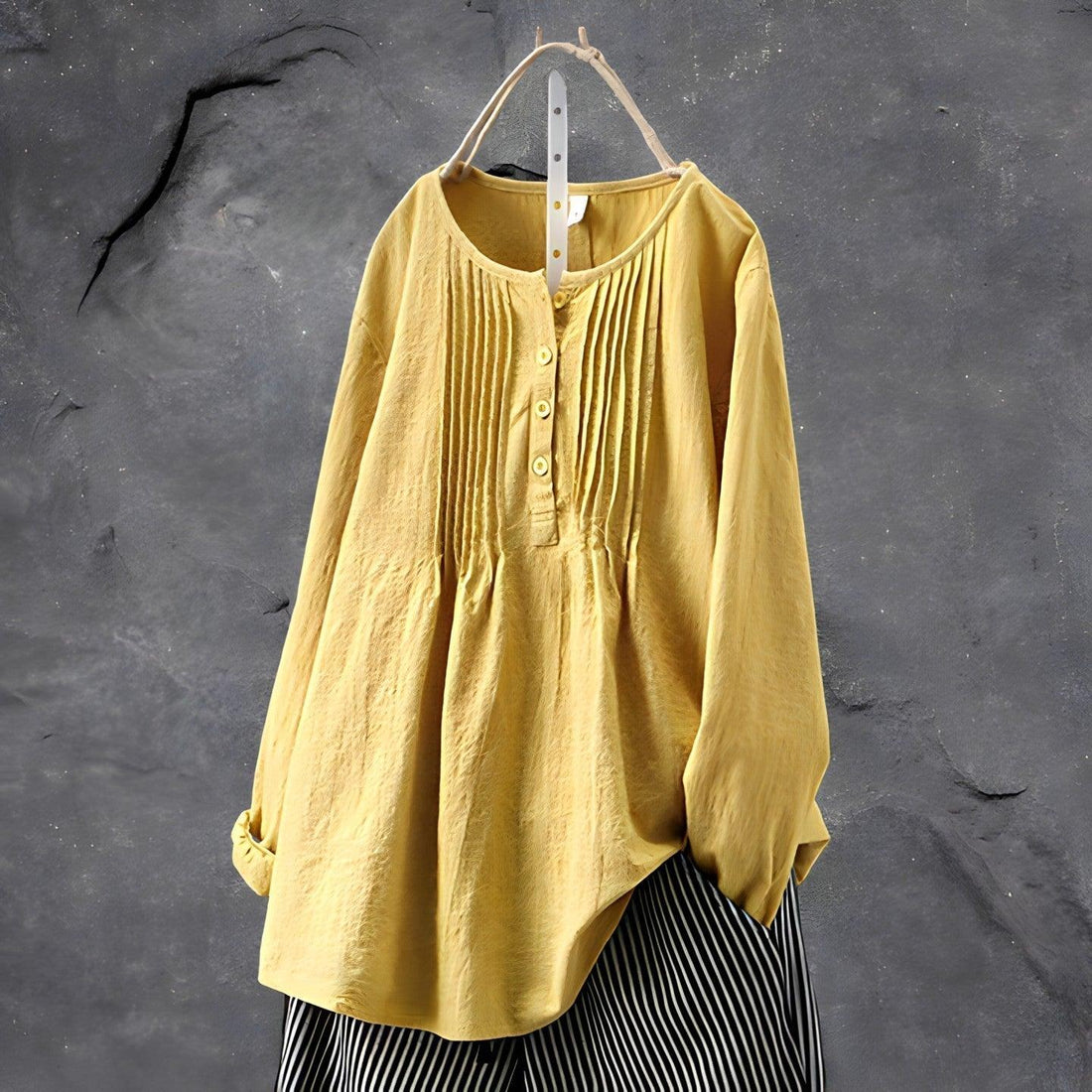 Eline | Elegant pleated blouse