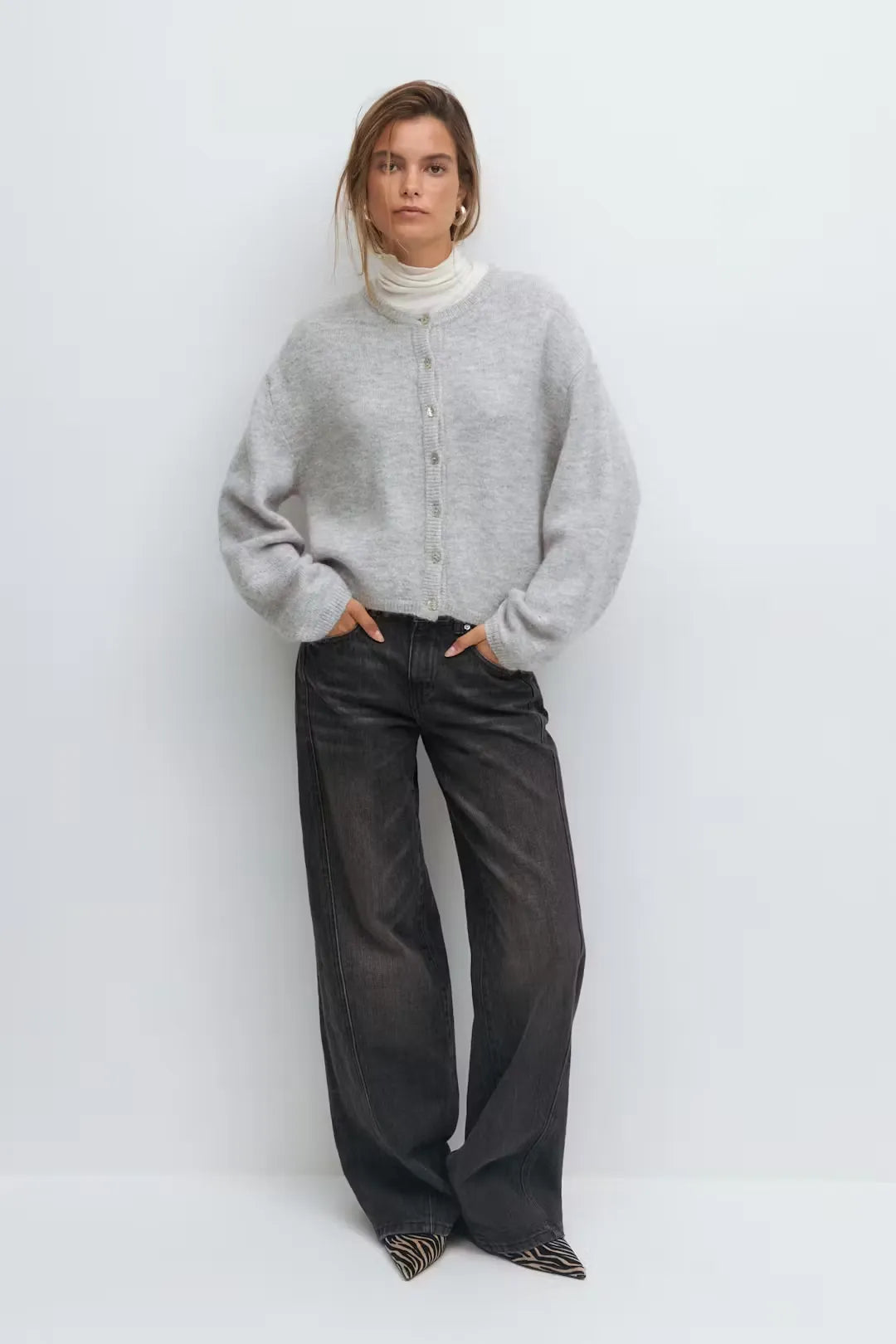 Nora | Knitted cardigan for cosy days