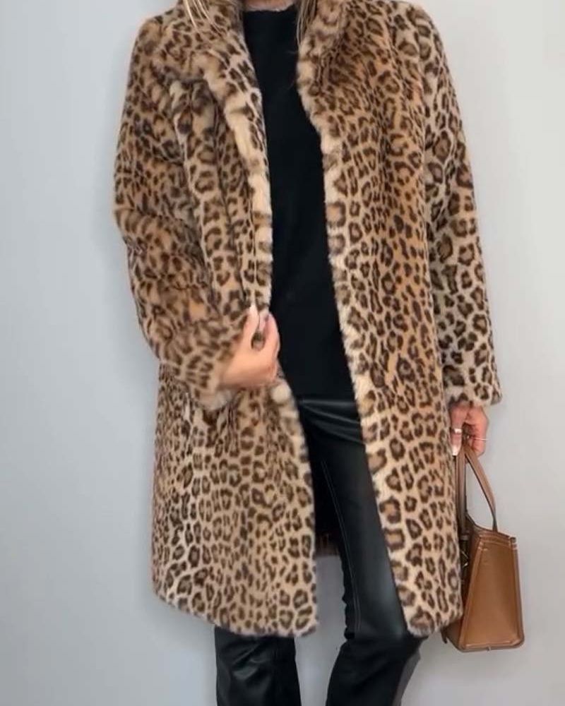 Amara | Long, soft jacket in a stylish leopard print