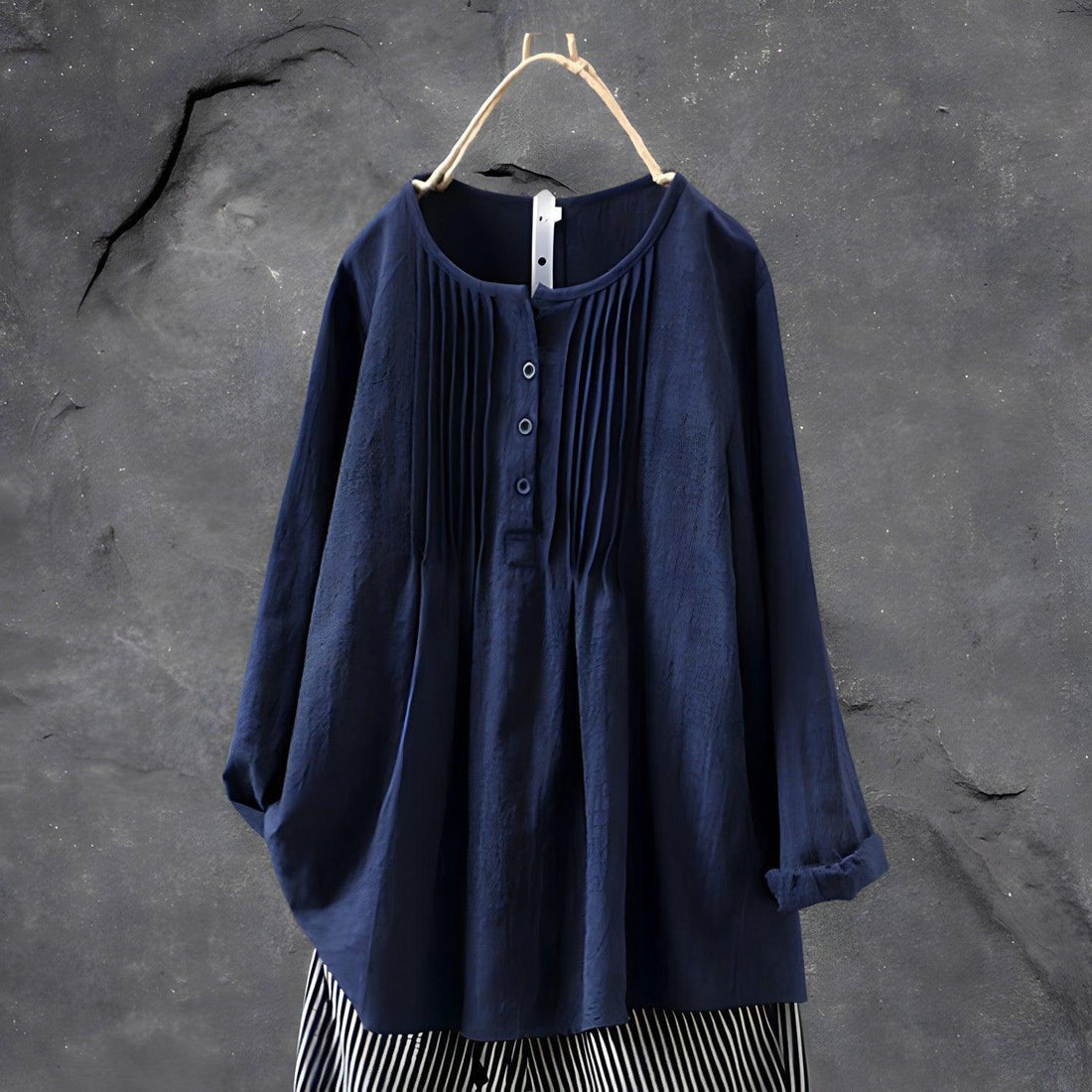 Eline | Elegant pleated blouse