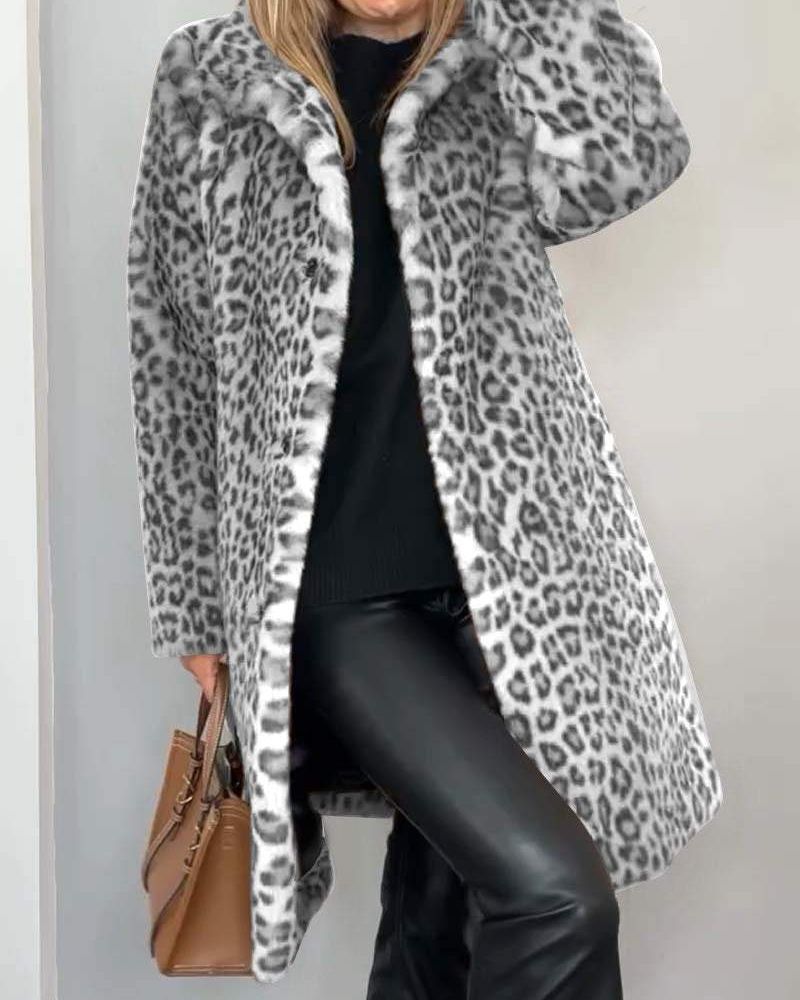 Amara | Long, soft jacket in a stylish leopard print