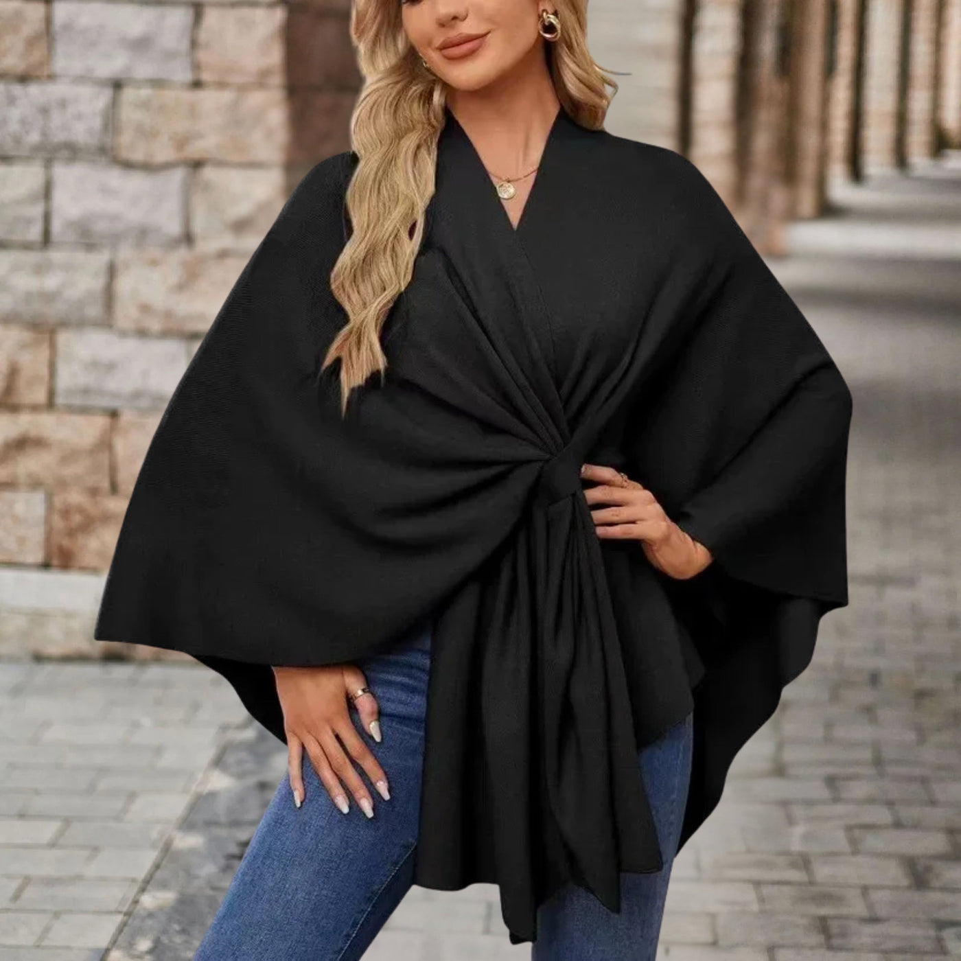 Nina | Timeless women's poncho for everyday wear and leisure