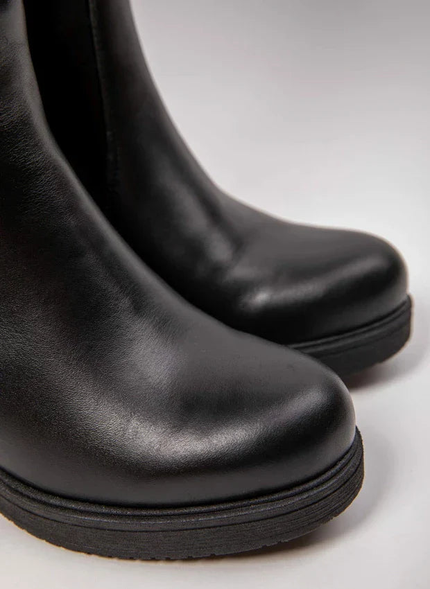 Amelia | Stylish leather boots with comfortable heels