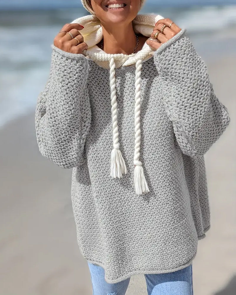Mira | Hooded jumper with youthful colour block design