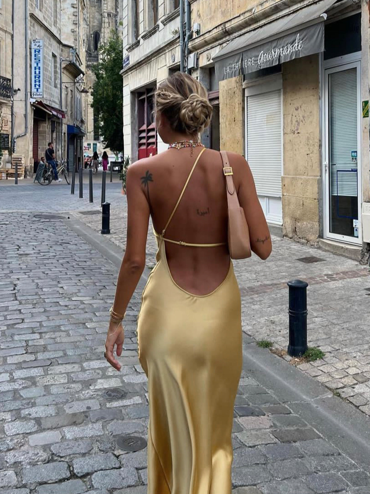 NORA | Elegant midi dress for any occasion