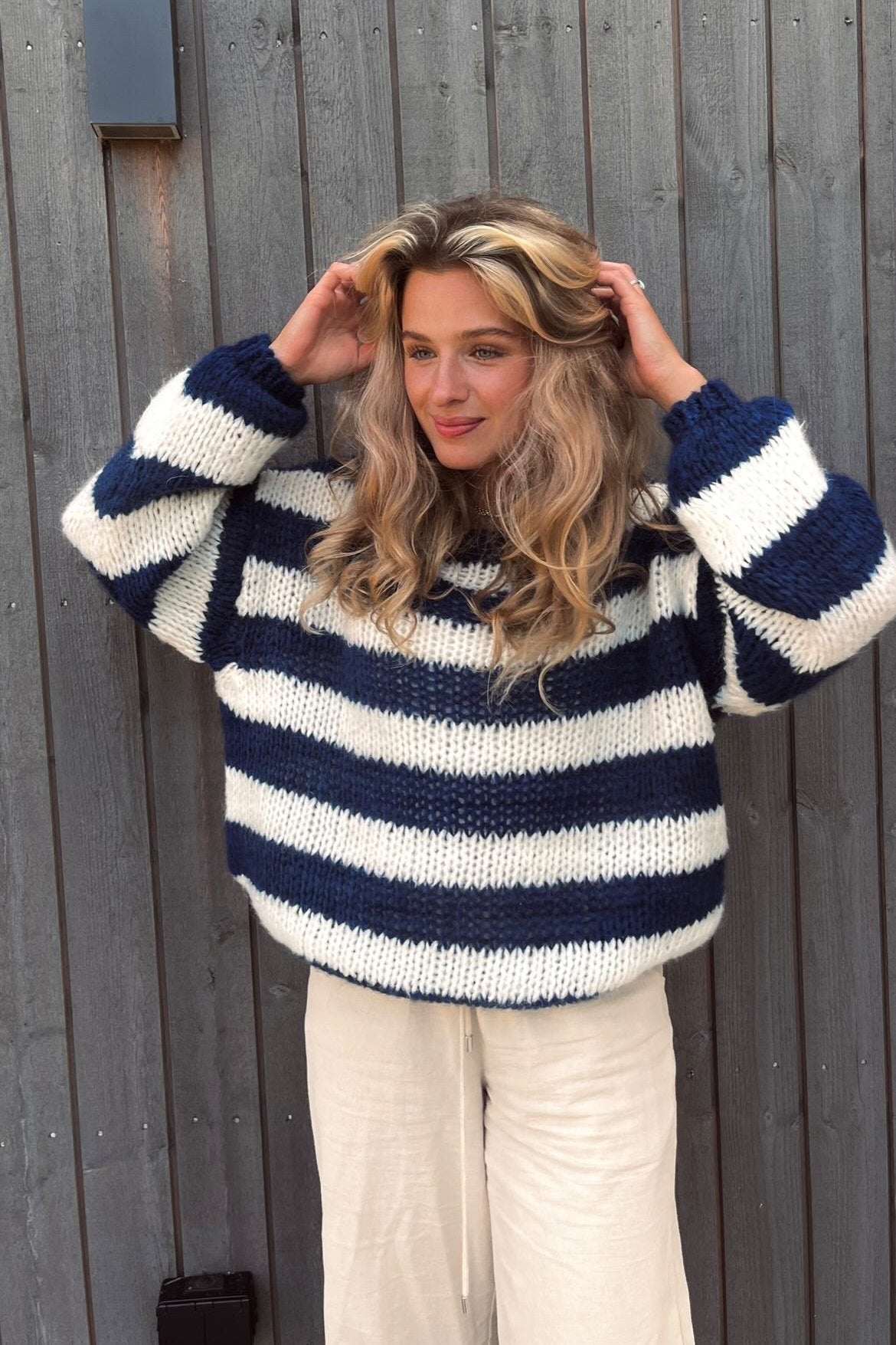 Tina | Lightweight jumper with a subtle striped design