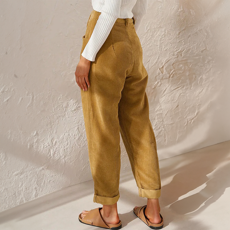 Elise | Casual corduroy brooch with vintage touch