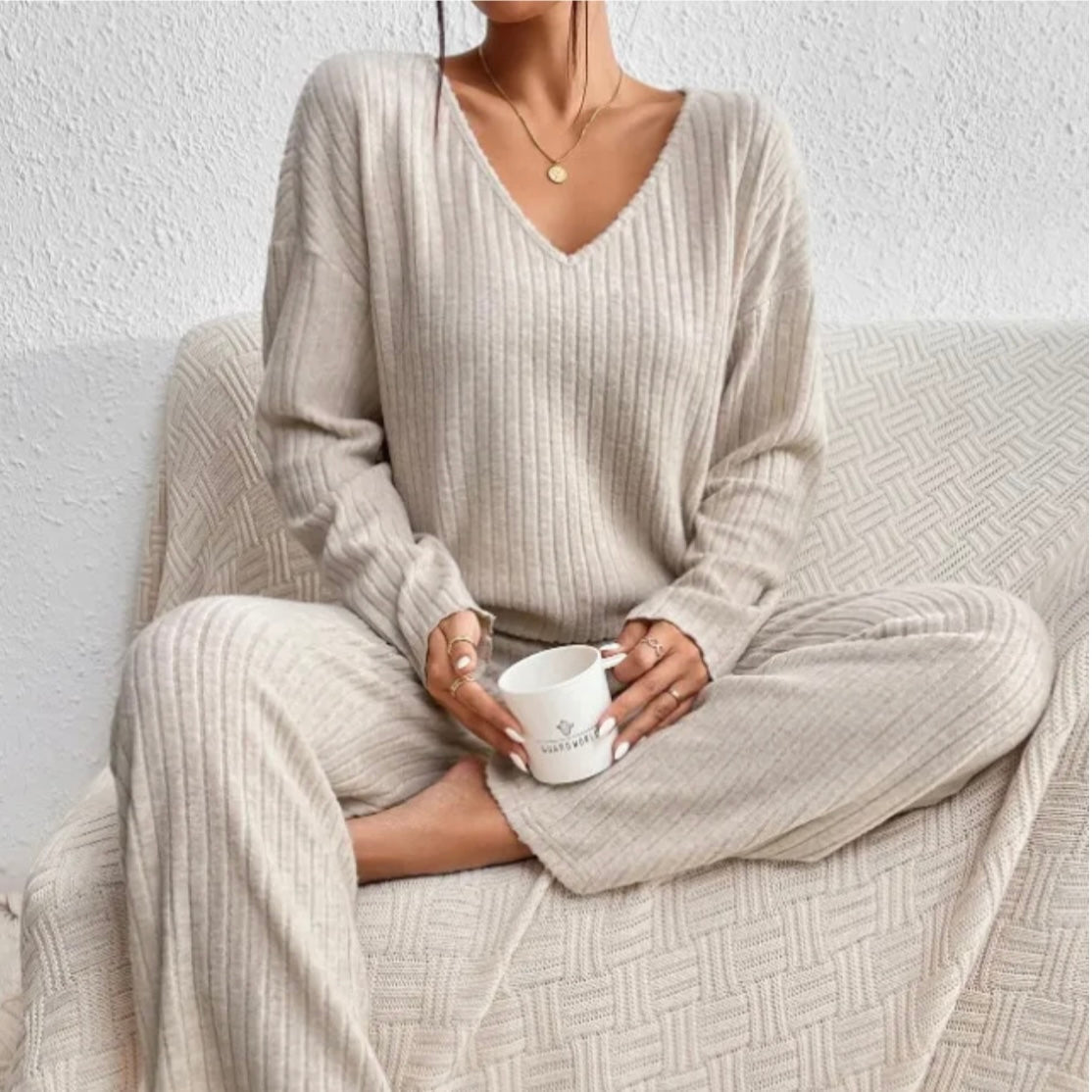Alina | Two-piece knitwear set in a modern design