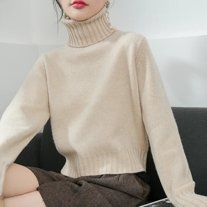 Tina | Warm women's jumper with an elegant roll neck