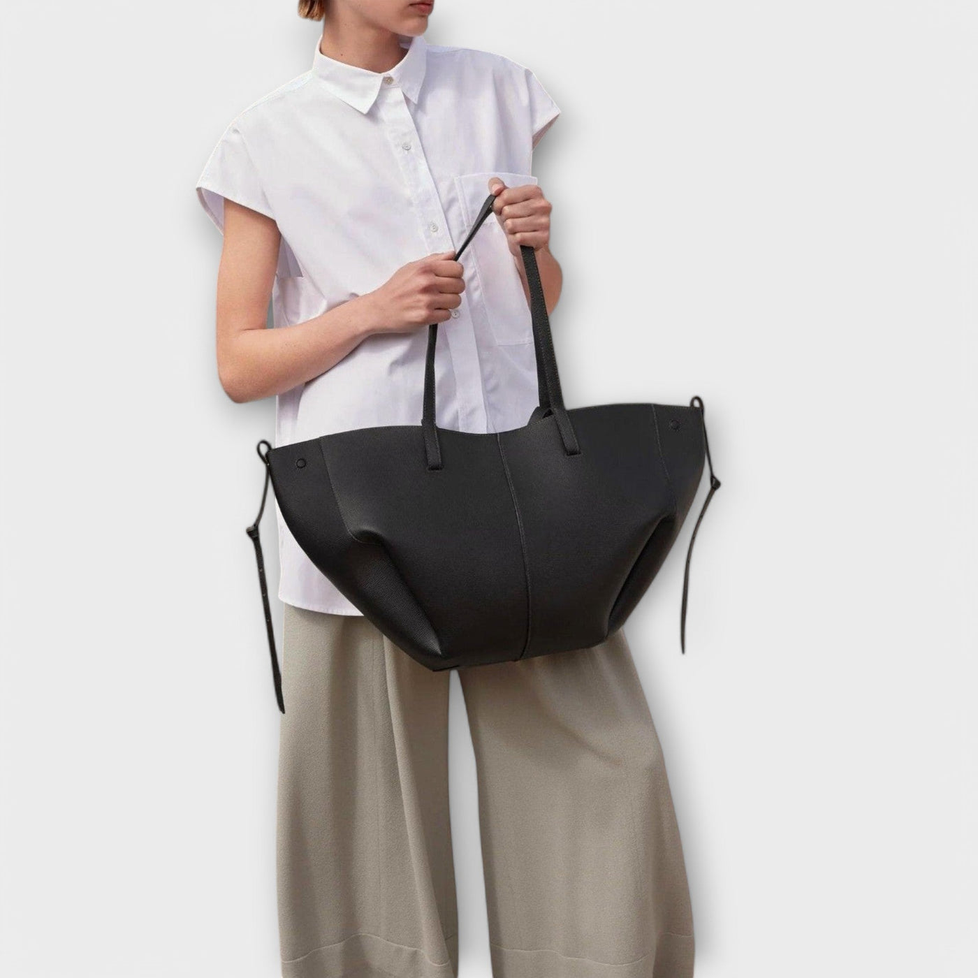 Mara | Stylish carrier bag with a timeless look