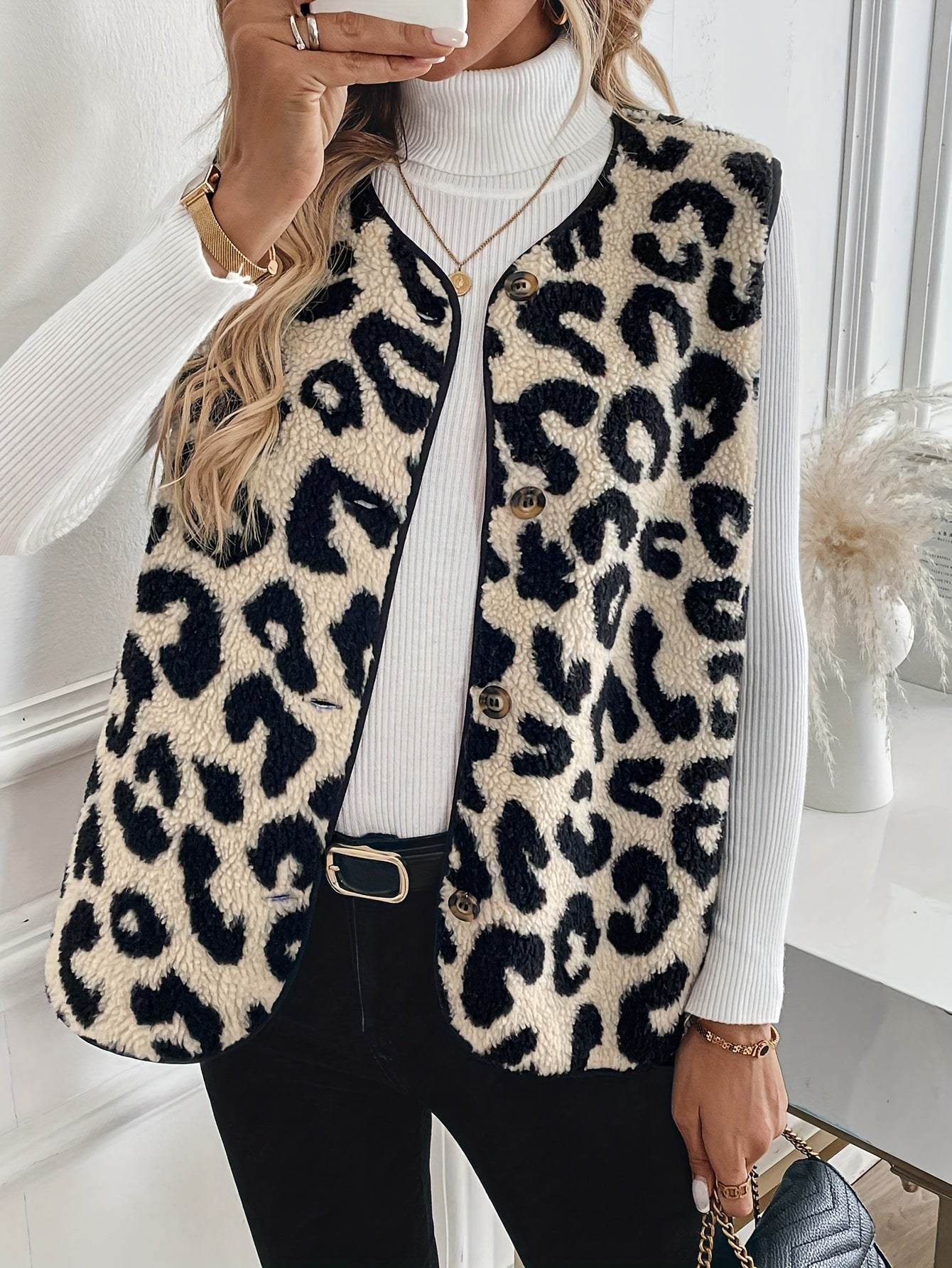 ASTRID | The leopard knit vest