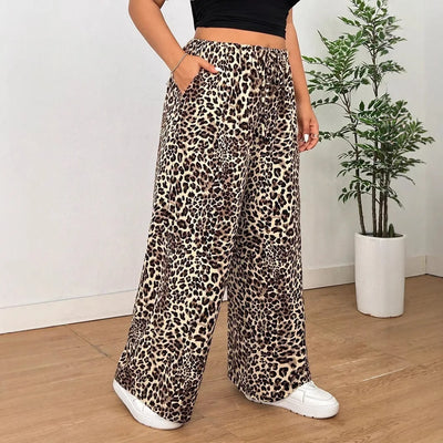 Selina | Wide-leg trousers in a modern leopard print