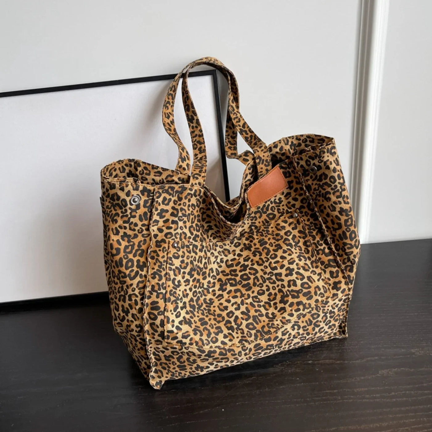 Marlene | Spacious shopper bag in a stylish leopard print