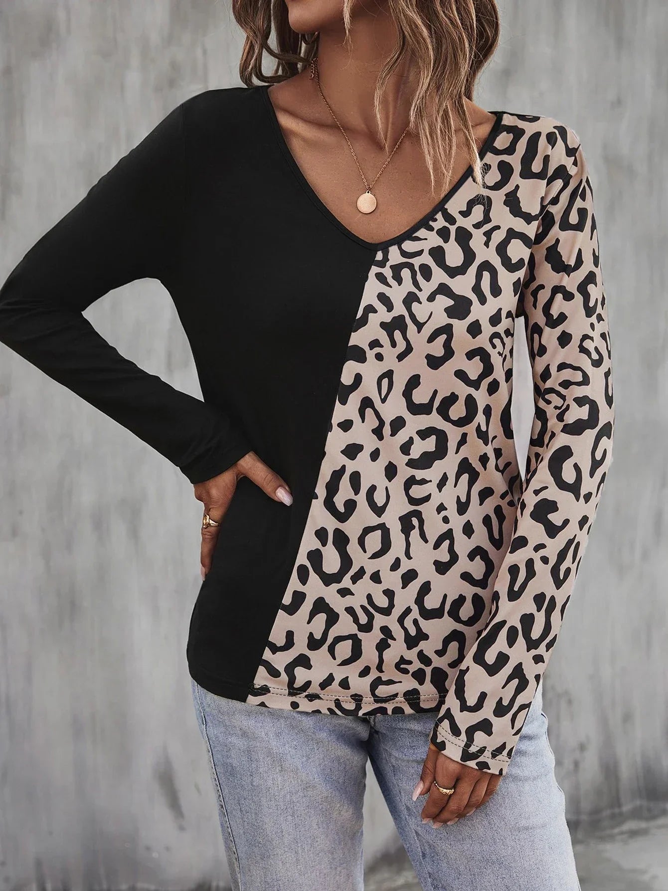 Sabrina | Fashionable top with striking leopard print contrast