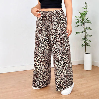 Selina | Wide-leg trousers in a modern leopard print