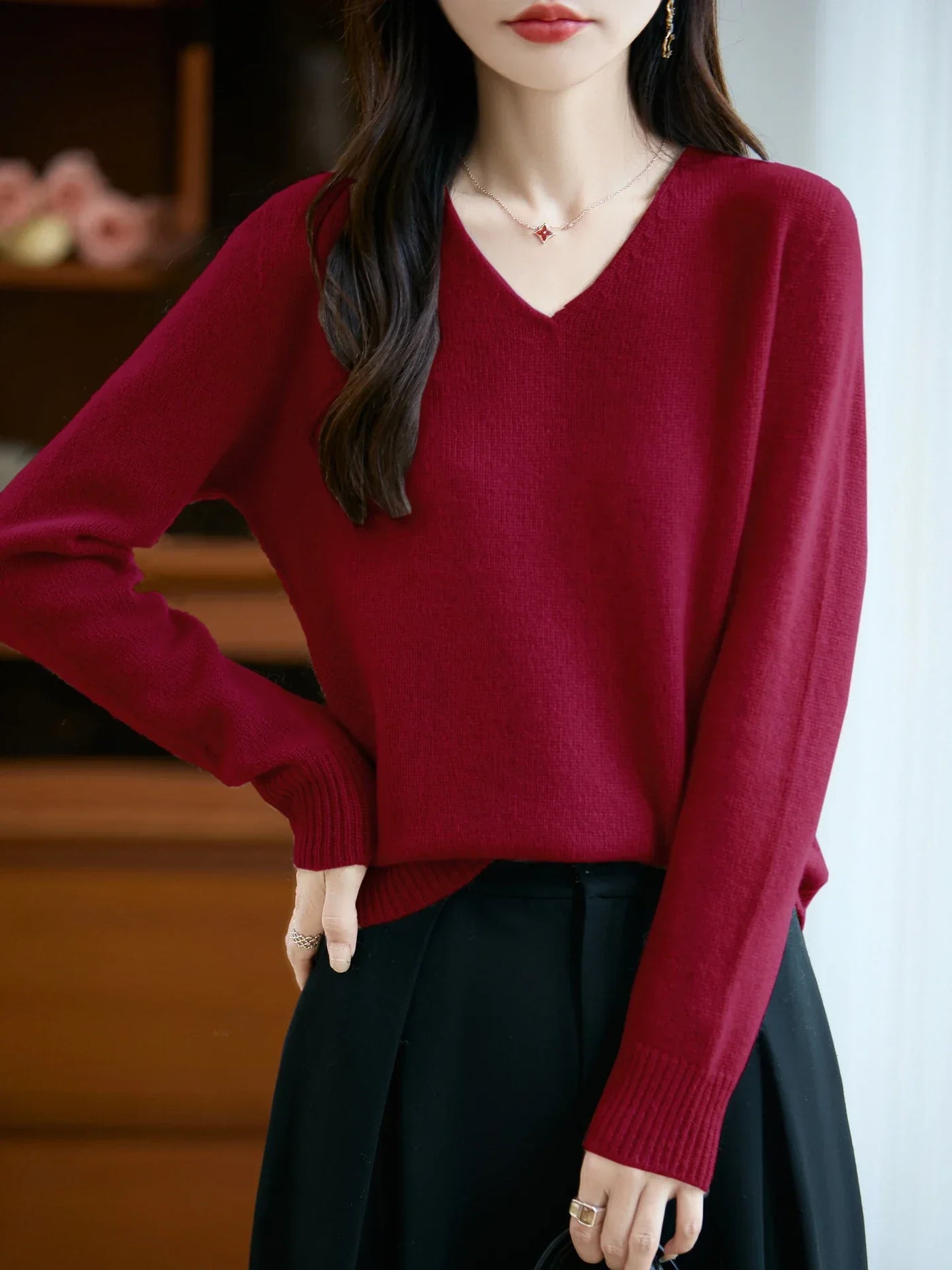 Sophie | Soft fine knit jumper with V-neck