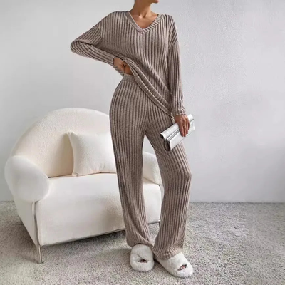 Alina | Two-piece knitwear set in a modern design