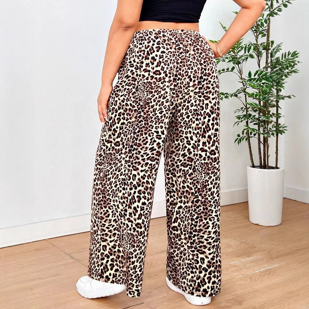 Selina | Wide-leg trousers in a modern leopard print