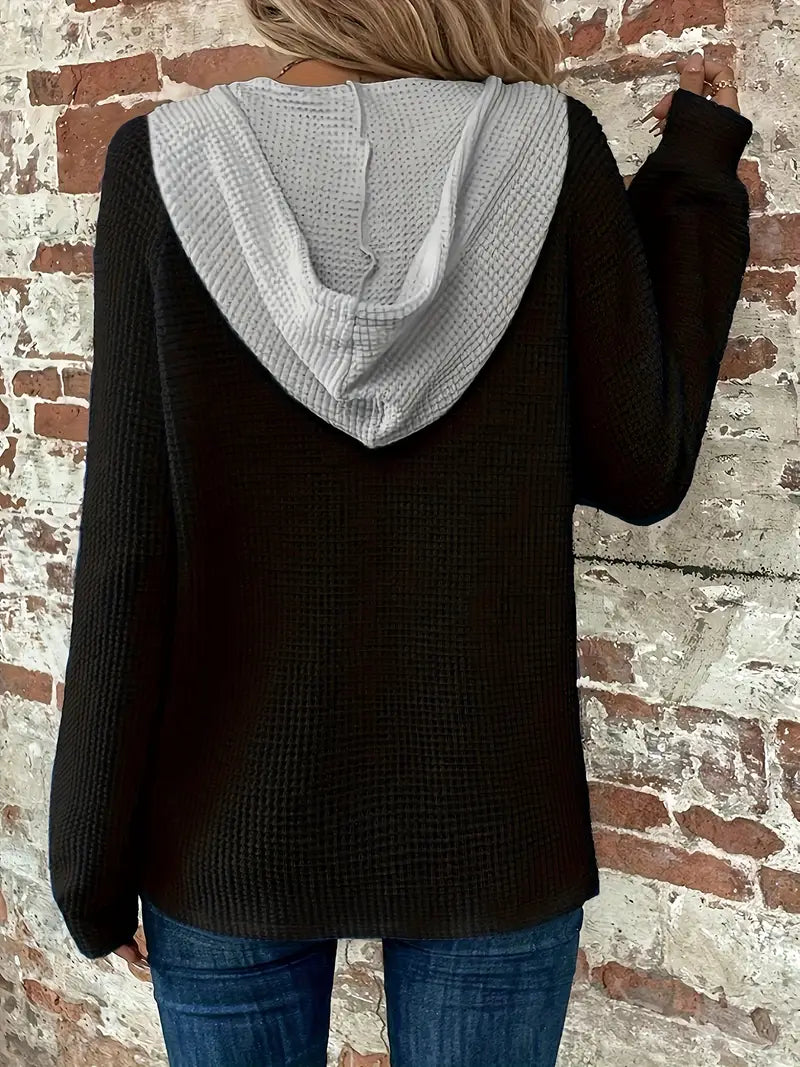 Elvira | Long-sleeved hoodie with button placket and drawstring