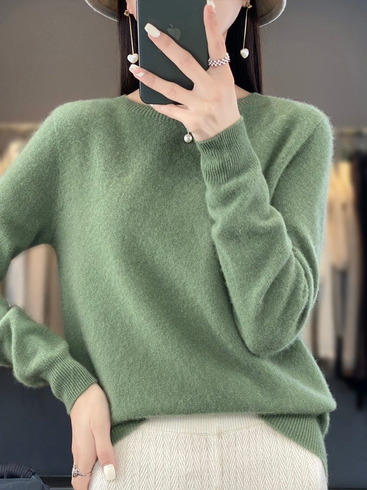 CLARA | Comfortable jumper for winter and autumn