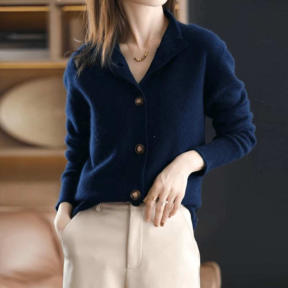 Lena | Knitted cashmere waistcoat in an elegant design
