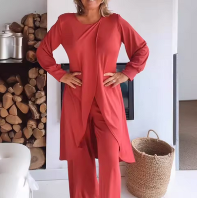 Nora | Classic 2-piece set with a feminine touch