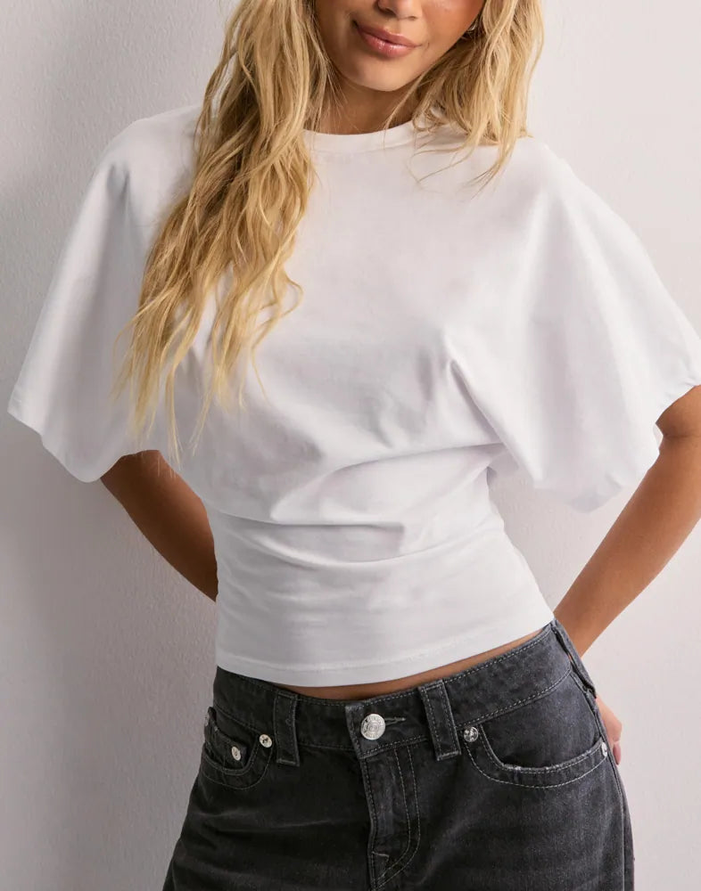Tina | Modern top with loose-fitting sleeves