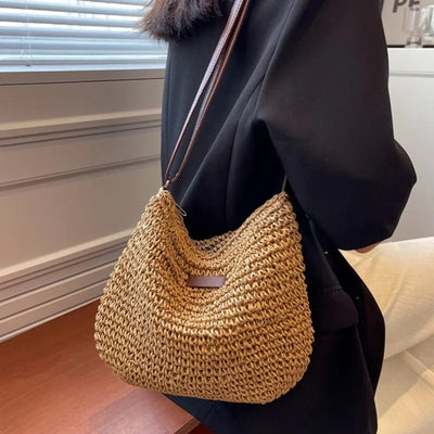 Eva | Trendy straw shoulder bag for warm days
