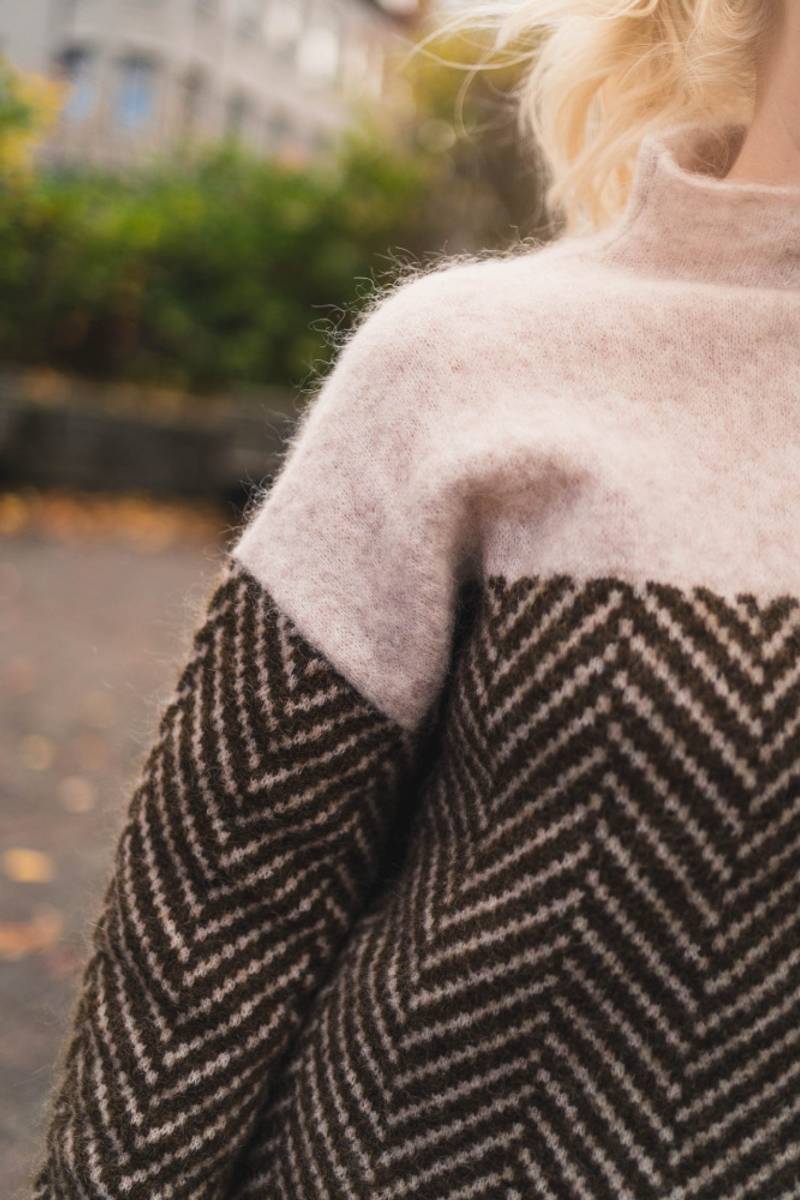 Adi | Turtleneck jumper with a modern look